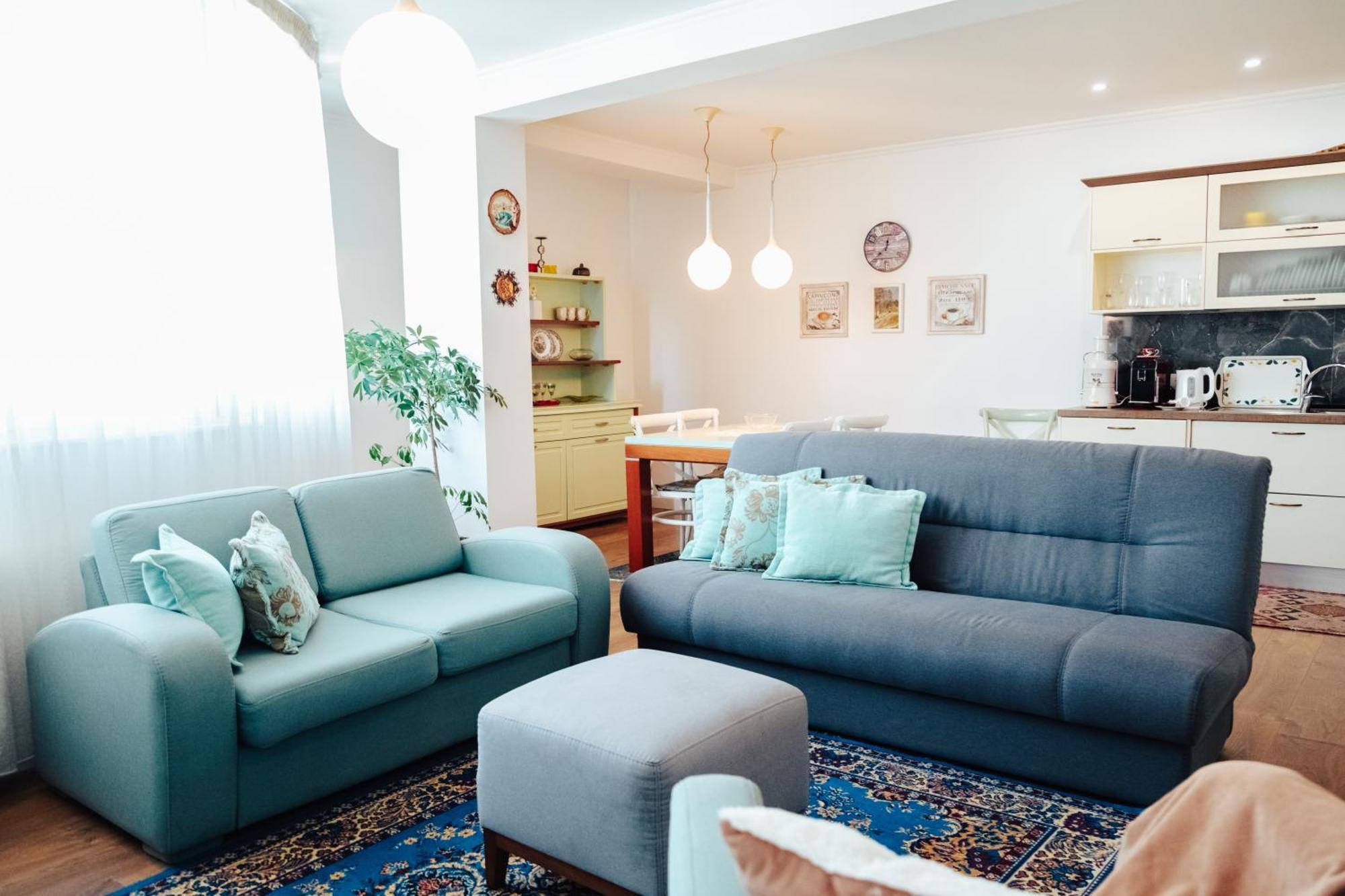 Metro Apartment